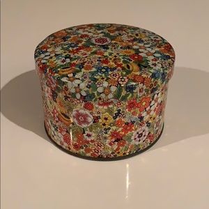 VINTAGE psychedelic tin